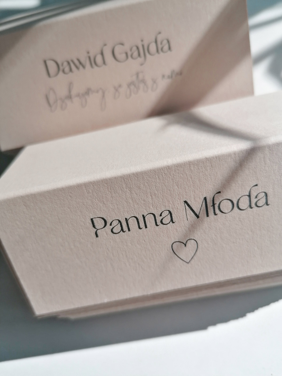 inicjaly minimalistyczna papeteria slubna 1 1